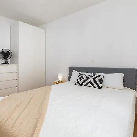 Διαμέρισμα In Barbariga-apartment 2 *