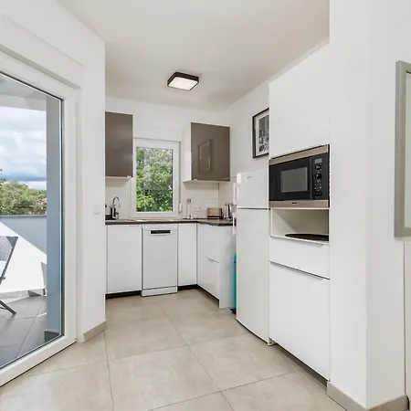 Διαμέρισμα In Barbariga-apartment 2 *